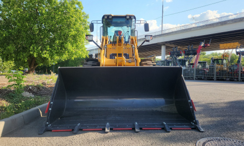 Фронтальный погрузчик HZM XC300 PRO